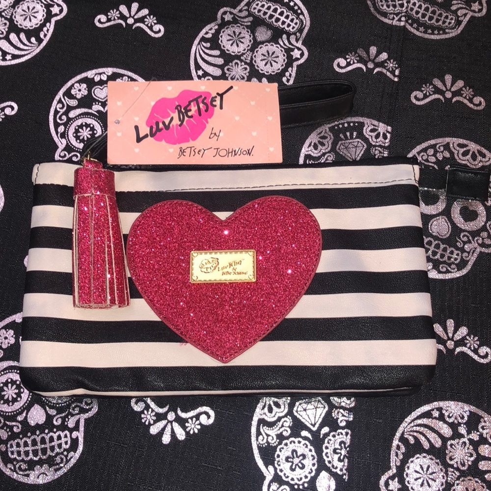 Strip Black&White Betsey Johnson wristlet